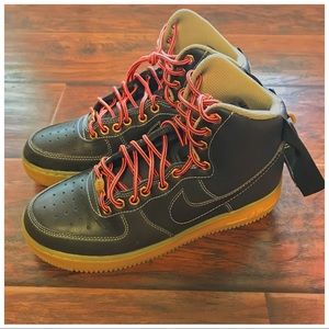 High Top Air Force 1’s • size 8 women’s 6.5 men’s